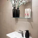 Cozy Riia Kvartal With Free Parking And Air Conditioning Appartamento Tartu